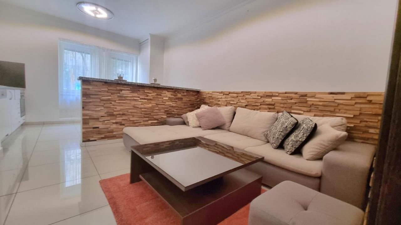 Spacious apartment in CITY CENTER Bratislava Exterior foto